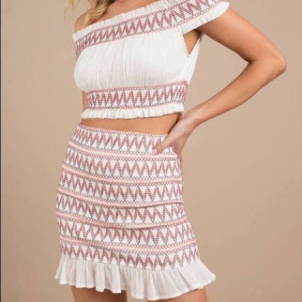 White ruffled skirt set